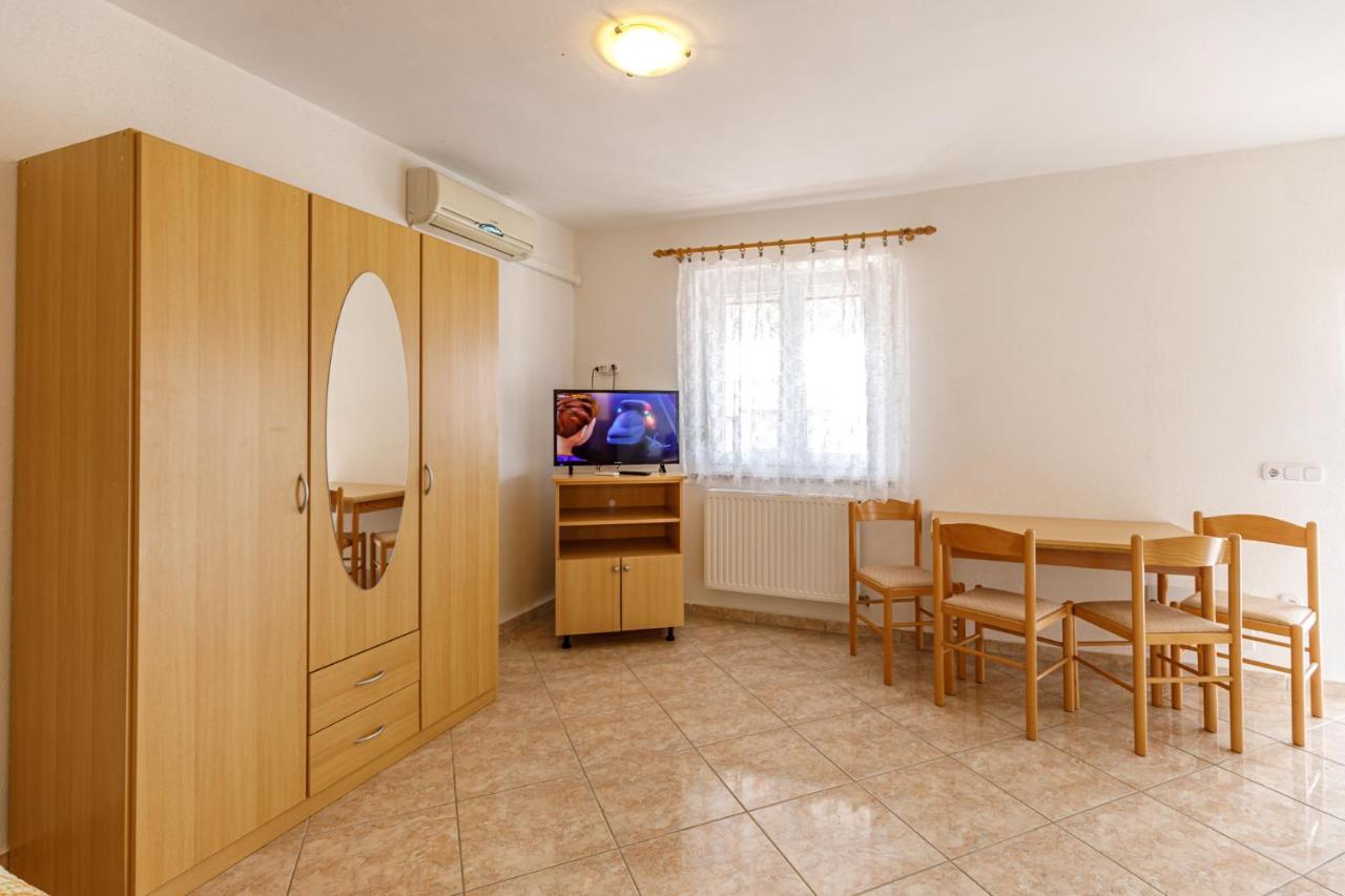 Ferienhaus Sascha In Пореч Екстериор снимка